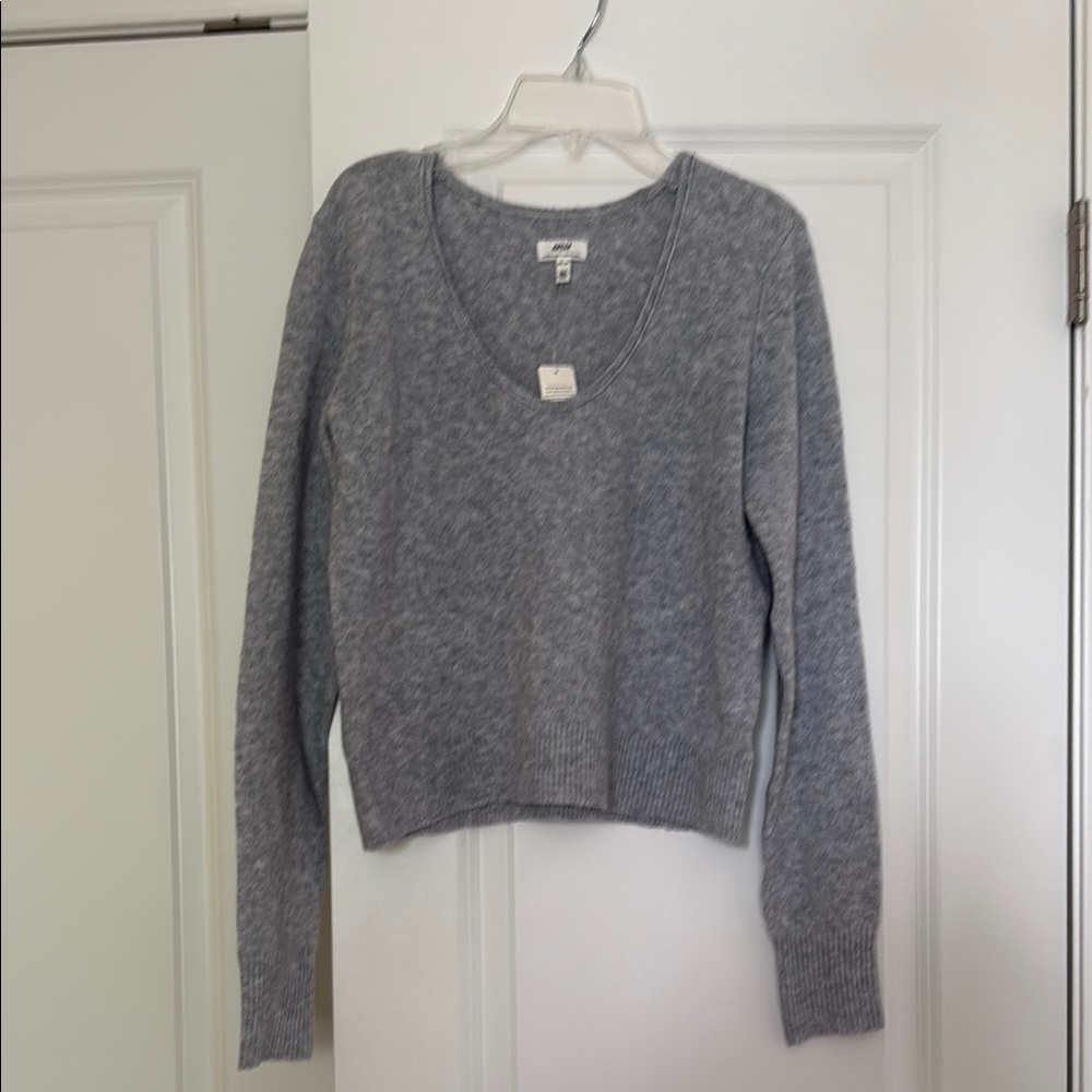Aerie Soft Grayish Blue V-Neck Sweater Size XS NWT